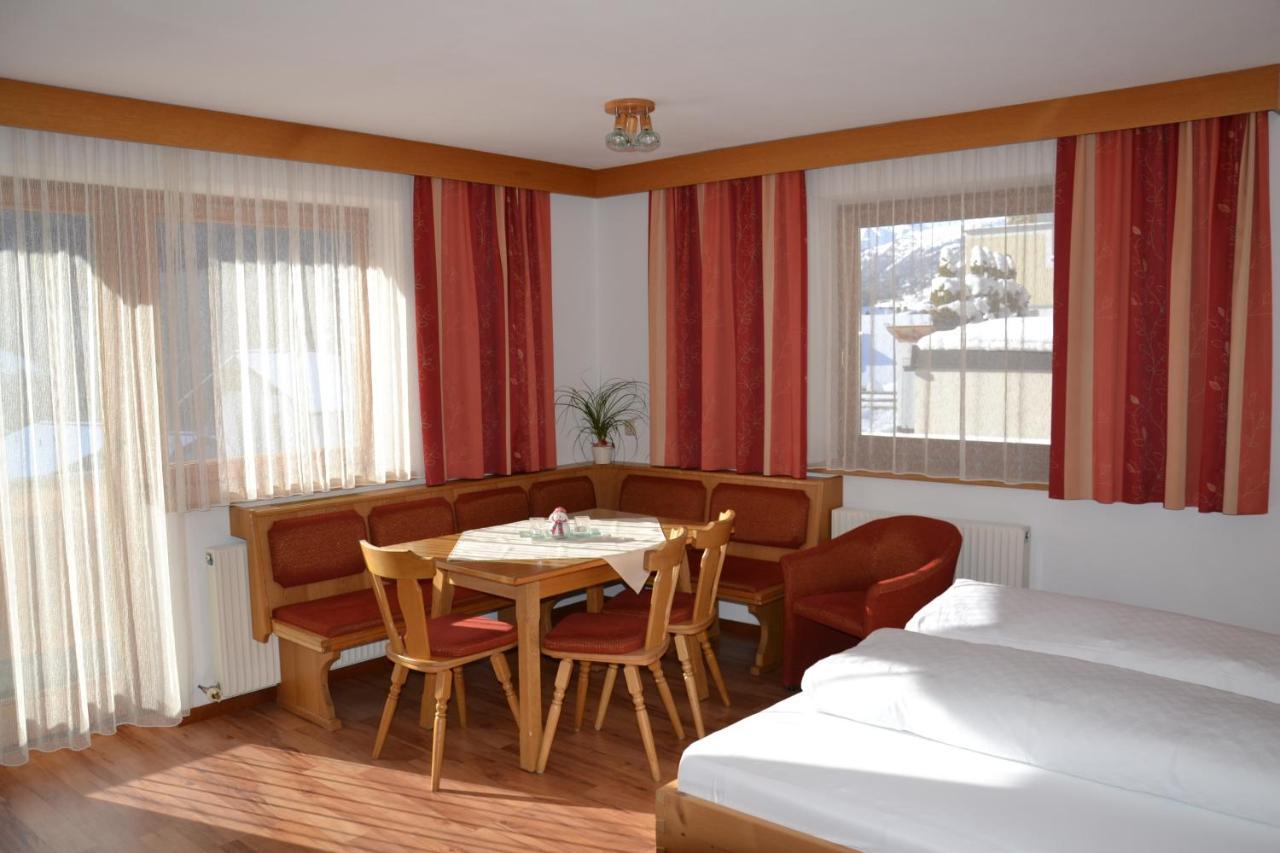 Ferienhaus Am Eggli Apartment Sankt Anton am Arlberg Room photo